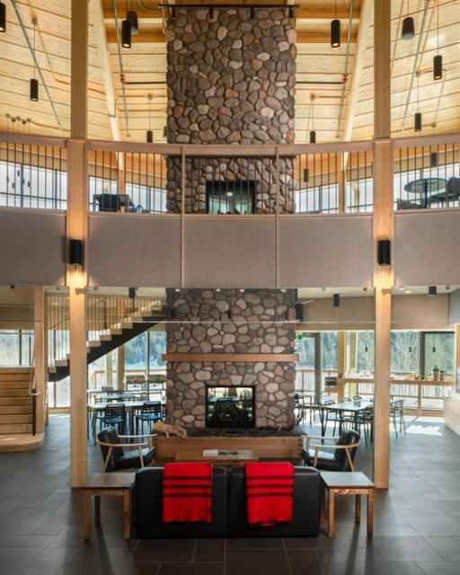 Metis Crossing Hotel Smoky Lake Exterior foto